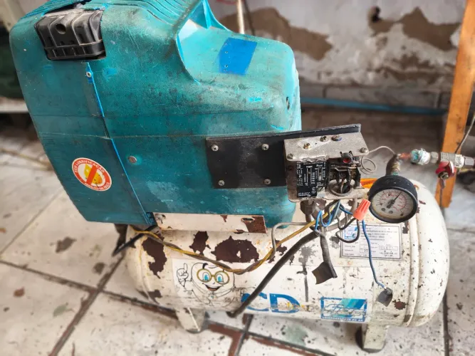 Compressor de pintura Fiac 22litros 220voltes