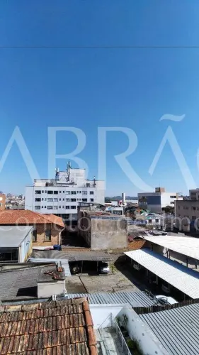 Apartamento para alugar com um quarto no Centro.