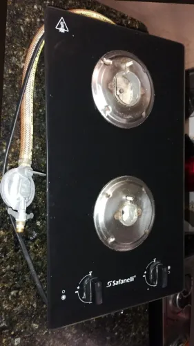 Vende-se fogão 2 bocas tampa de vidro elétrico e a gás 