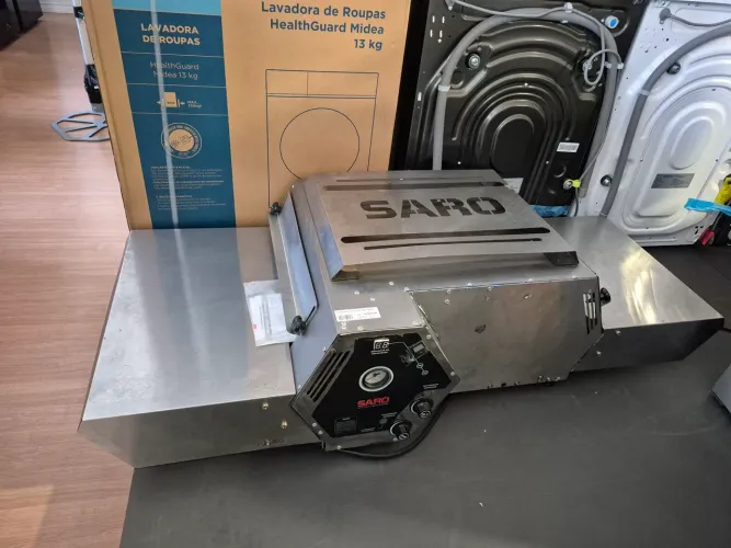 Forno eletrico com esteira para pizza da marca SARO PROF