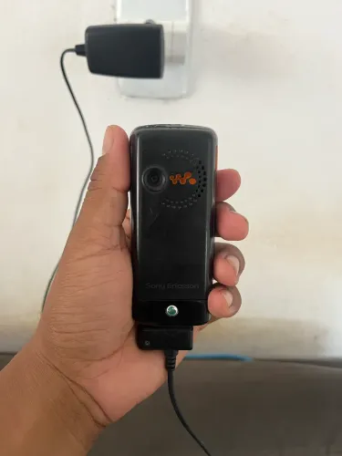 Sony Ericsson W200