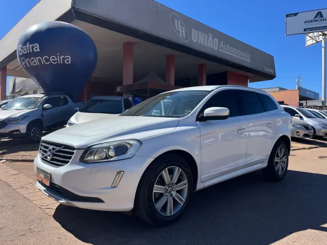 Volvo XC 60 D-5 Kinetic 2.4 AWD Diesel 5P 2017