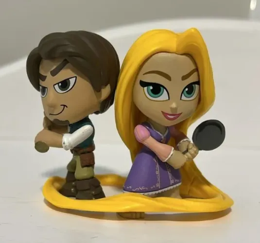 Funko Flynn Rider e Rapunzel da linha Disney Princess Romance Series