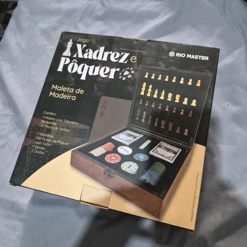 Jogo de Xadrex e Poker
