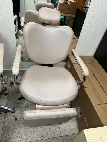 Vendo Cadeira de Maquiagem e Mocho 