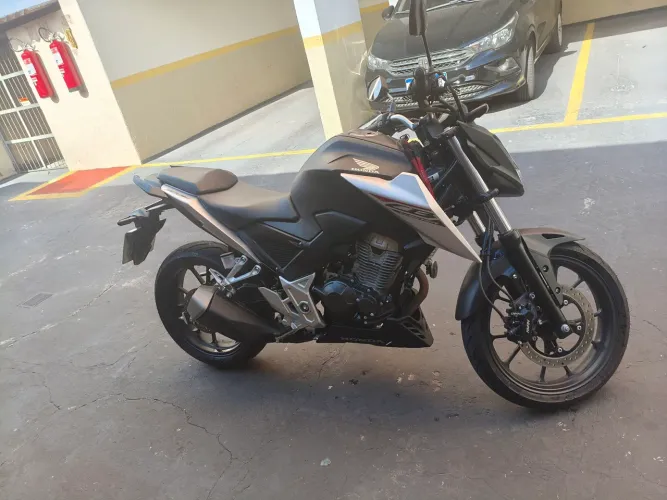 Moto Honda CB 300 Twister 2026