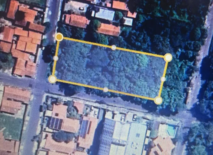 Terreno de 80 por 40 m a venda