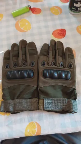Vendo luvas para trabalhar