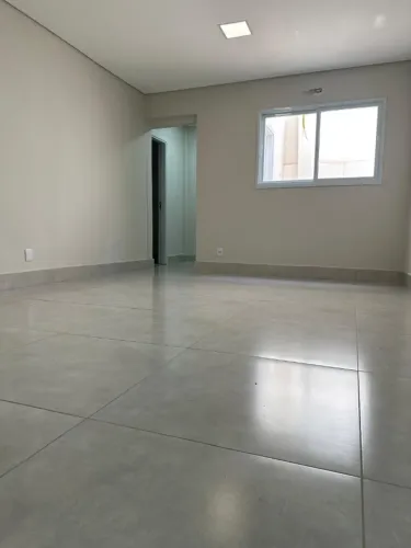 Alugo sala comercial Prox a Femina 