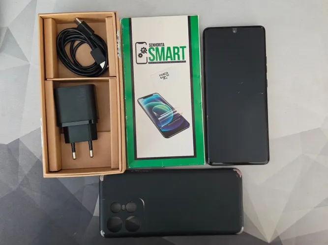 Motorola Edge 50 Pro 12GB de RAM, 256GB de armazenamento