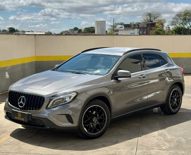 Mercedes-Benz GLA 200 Adv. 1.6/1.6 TB 16V Flex Aut. 2015