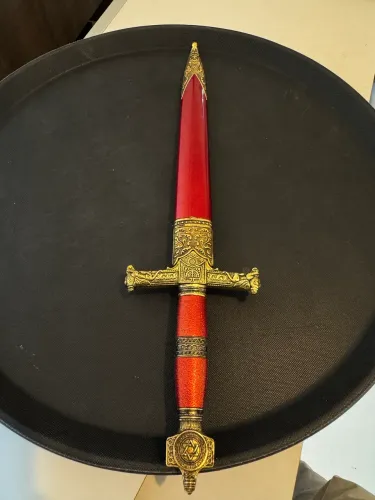 Adaga decorativa