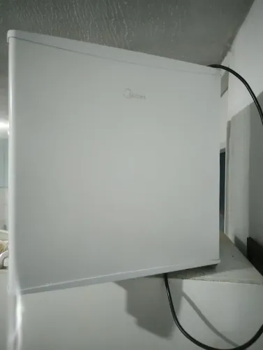 Frigobar Midea motor com defeito 