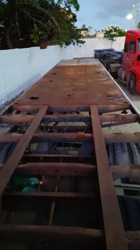 Vendo carreta LS  noma ano 2009 porta contêiner 