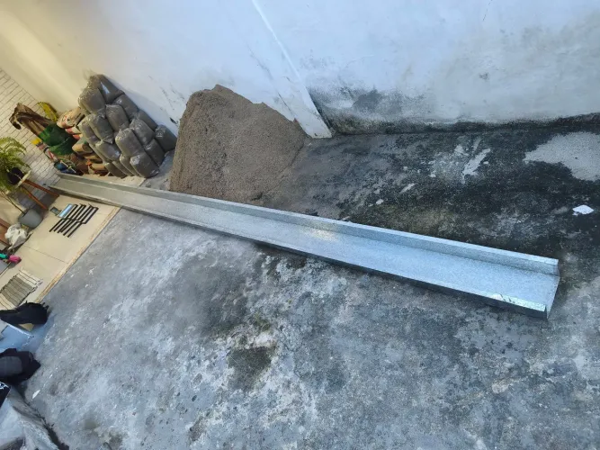 Calha de chuva galvanizada U20 6 metros completa 