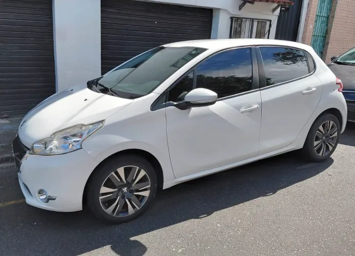 Peugeot 208 Active/active Pack 1.5 Flex 8V 5P 2016