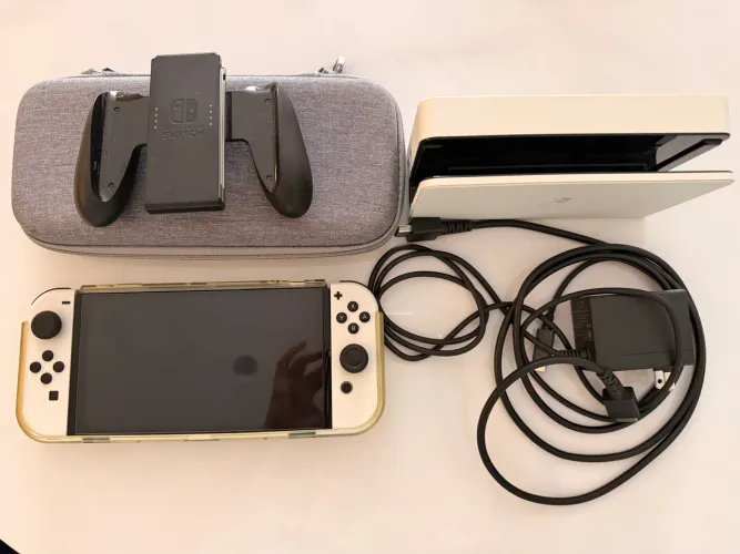 Switch 1 OLED Nintendo semi novo não destravado completo