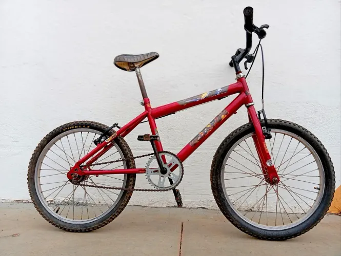 Bicicleta Infantil Aro 20 Vermelha para Menino - Ótima para Passeios