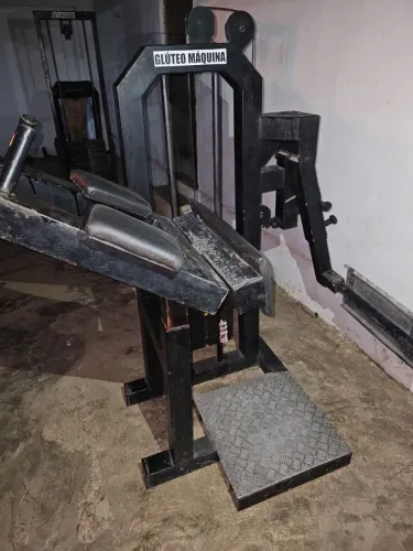 Máquina de Glúteos Unilateral
