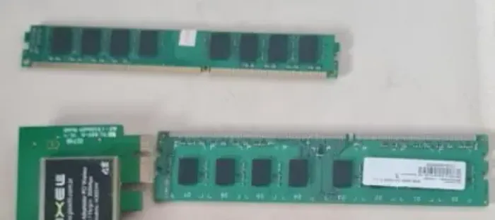 2 x Pentes de Memória Ram DDR3 - total = 16 gb