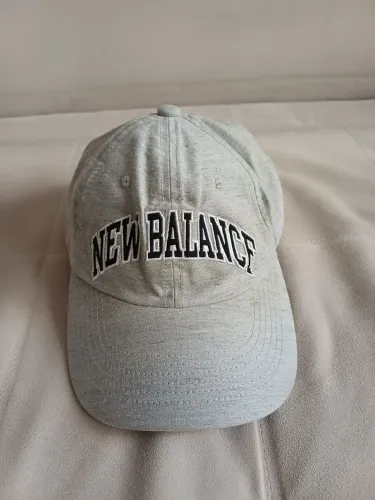 Boné New Balance unissex com ajuste