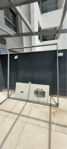 Esquadria em alumínio porta dupla