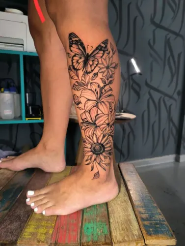 Tatuagem Fineline, acabamento perfeito.