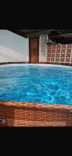VENDO PISCINA GRANDE SEMINOVA