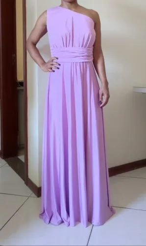 Vestido lilás mula manca (um ombro só)