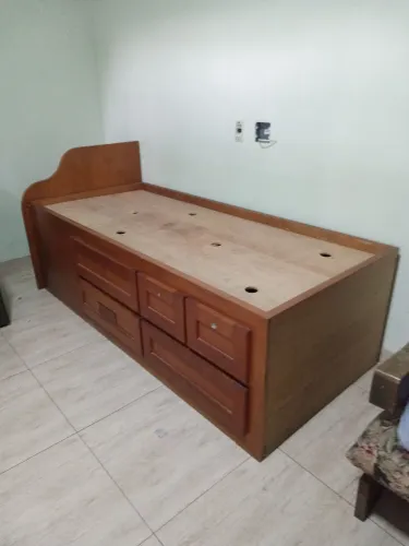 2 camas com gavetas com corrediças 