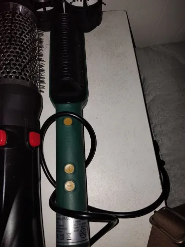 Escova rotativa e Escova alisadora