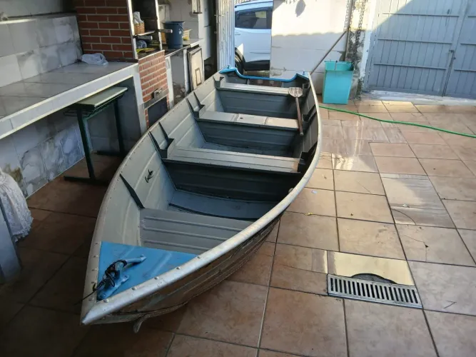 Barco 5,5 metros de alumínio