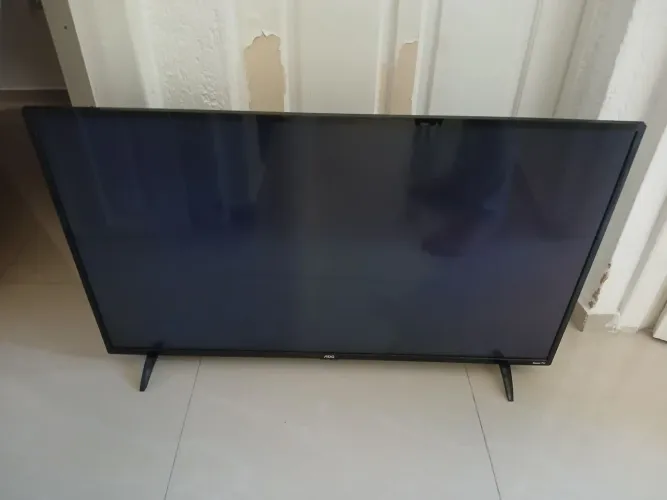Vendo TV smart 43 polegadas AOC com a tela queimada