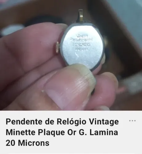 Relógio feminino vintage Minette, modelo antigo de tamanho pequeno.