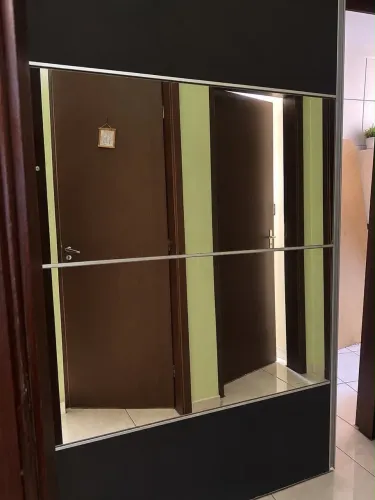 Porta com espelho