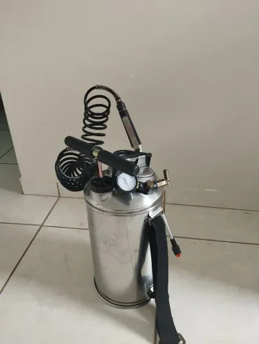 Pulverizador com tanque em aço inoxidável guarany