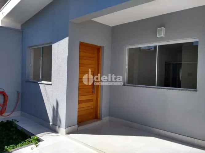 Casa com 5 quartos disponível para venda no bairro Brasil em Uberlândia-MG