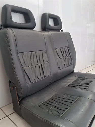 Vendo bancos do TROLLER EM OTIMAS CONDIÇÕES ideal para adaptação em jeep willys 