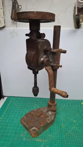 Furadeira de Bancada Antiga Manual - Vintage Industrial(não envio)