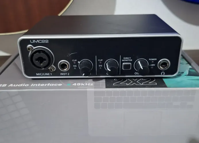 Interface de Áudio Behringer UMC 22