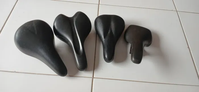 Bancos para bicicletas! Valor citado e de cada um banco!