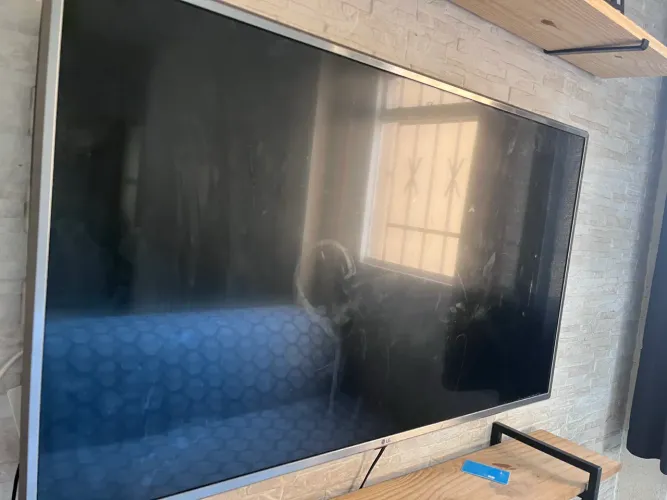 Tv LG smart para retirada de peças