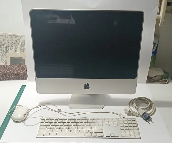 iMac Apple (2007/2008) + Teclado e Mouse Originais - Para Reparo ou Peças
