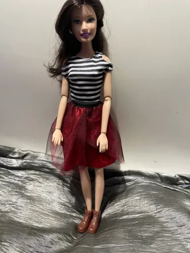 Boneca Barbie princesa articulada mattel com fashion mattel