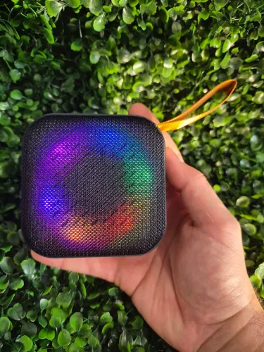 Caixinha de Som Bluetooth LED Preta 10W Potente