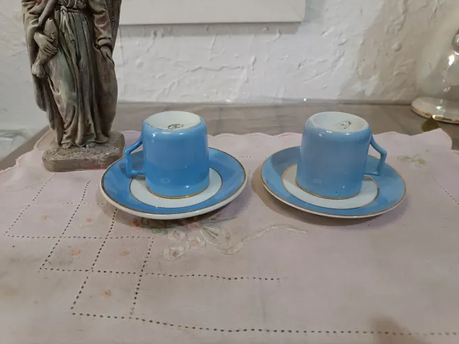 Dupla de pires e xícaras porcelana Mauá