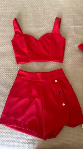 Roupa/Conjuntinho Social Vermelho