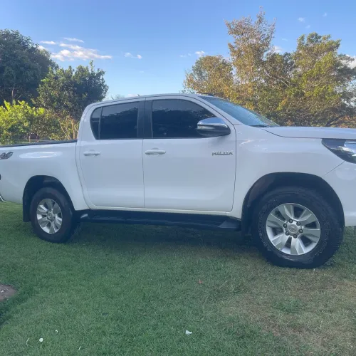 Toyota Hilux CD SRV 4X4 2.8 TDI Diesel Aut. 2016