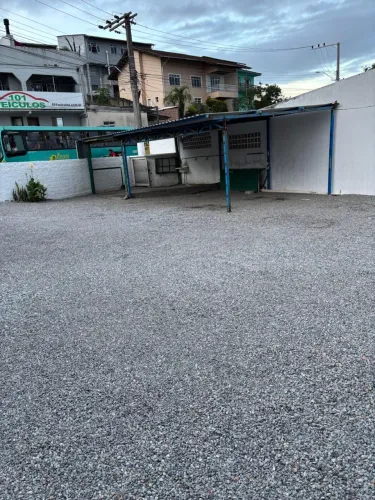 Aluga- se Espaço para Lavação Automotiva