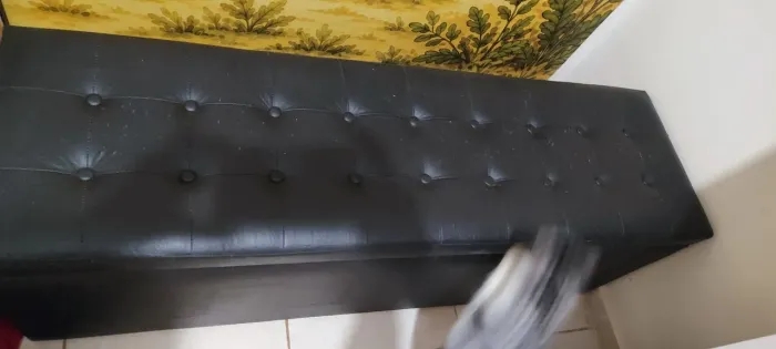 Puff Baú em corino preto - 2 tamanhos